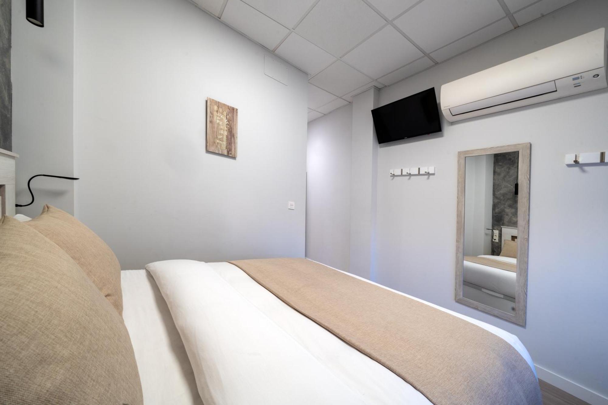 Apartamentos Aranda - Roble Aranda de Duero Extérieur photo
