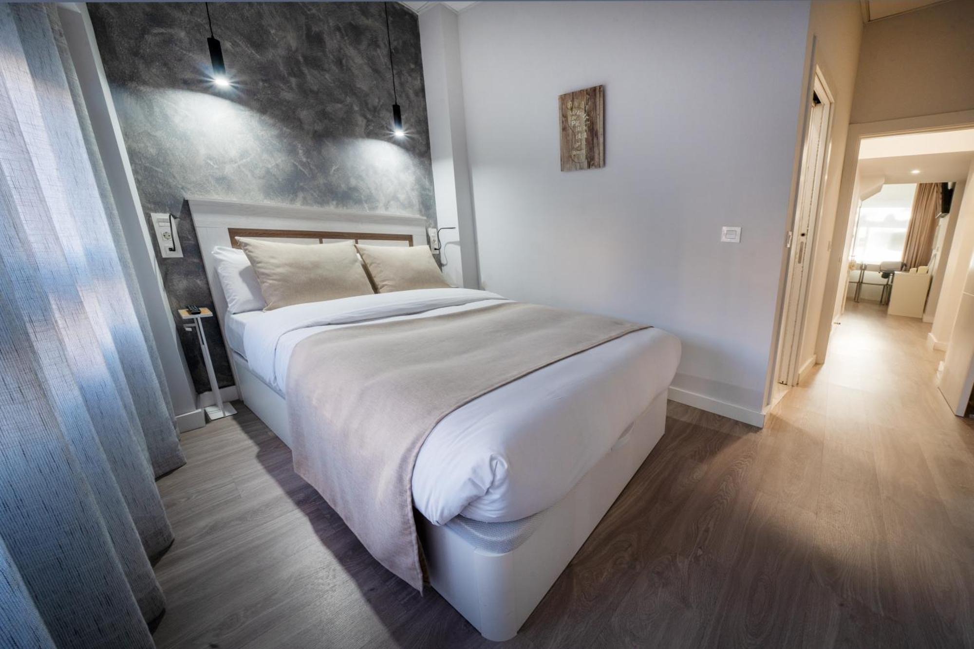 Apartamentos Aranda - Roble Aranda de Duero Extérieur photo