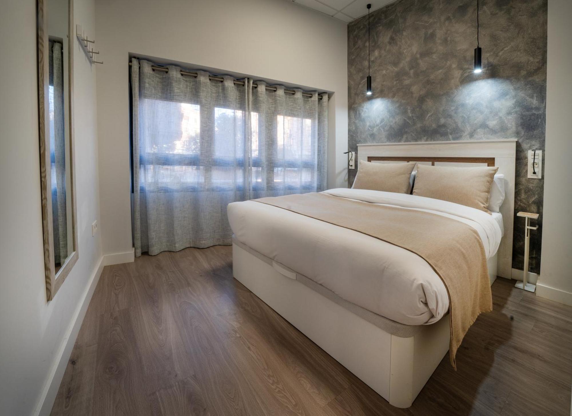 Apartamentos Aranda - Roble Aranda de Duero Extérieur photo
